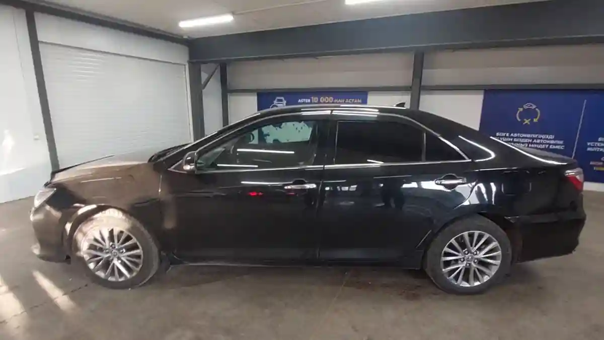 Toyota Camry 2016 года за 10 000 000 тг. в Астана