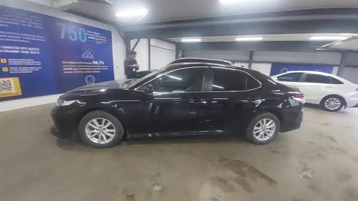 Toyota Camry 2020 года за 13 500 000 тг. в Астана