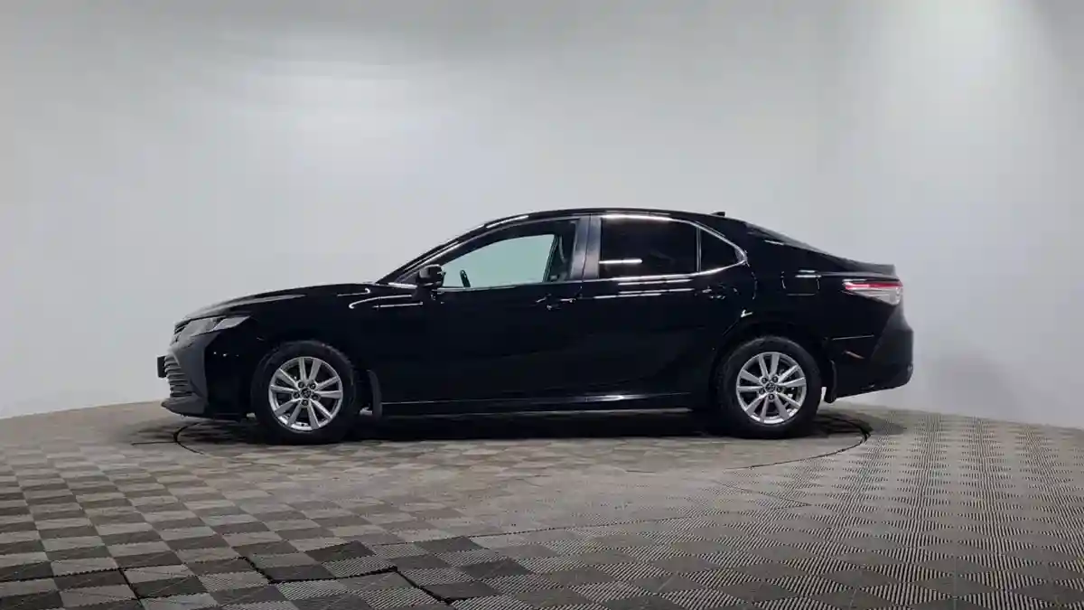 Toyota Camry 2021 года за 13 990 000 тг. в Алматы