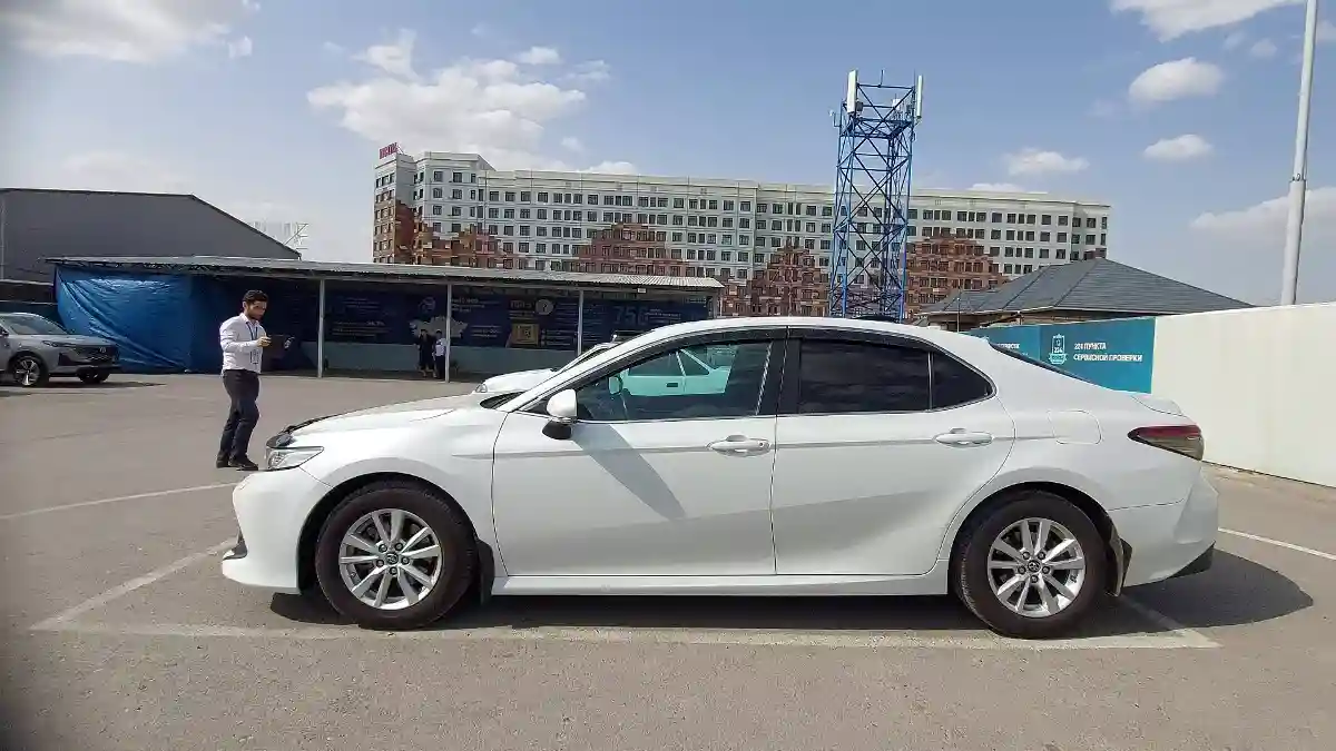 Toyota Camry 2018 года за 12 000 000 тг. в Шымкент