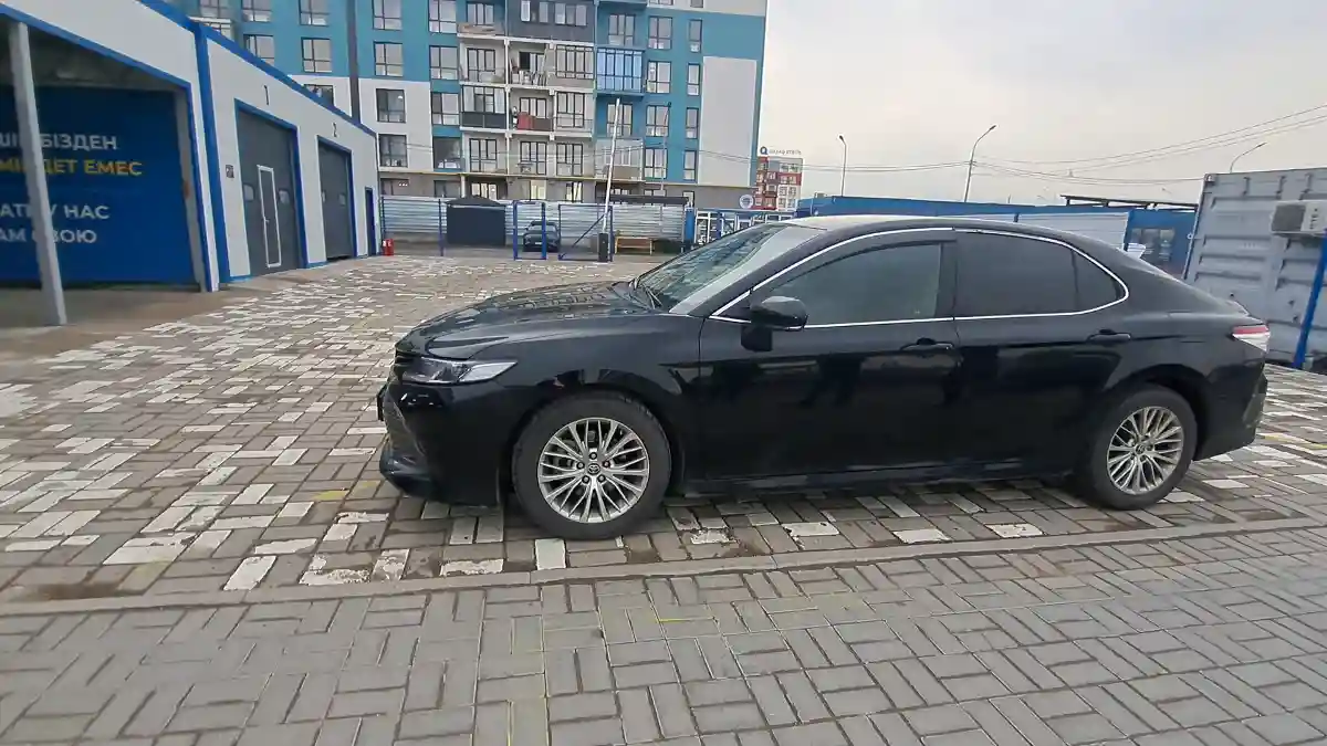 Toyota Camry 2020 года за 15 000 000 тг. в Алматы