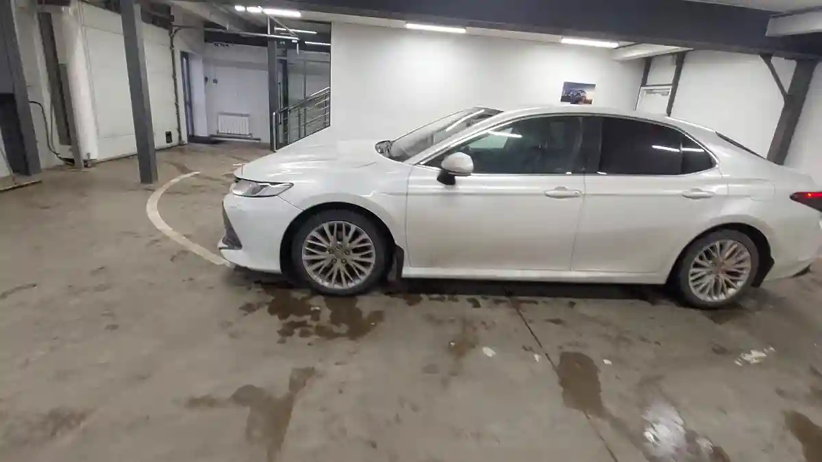 Toyota Camry 2019 года за 12 000 000 тг. в Астана
