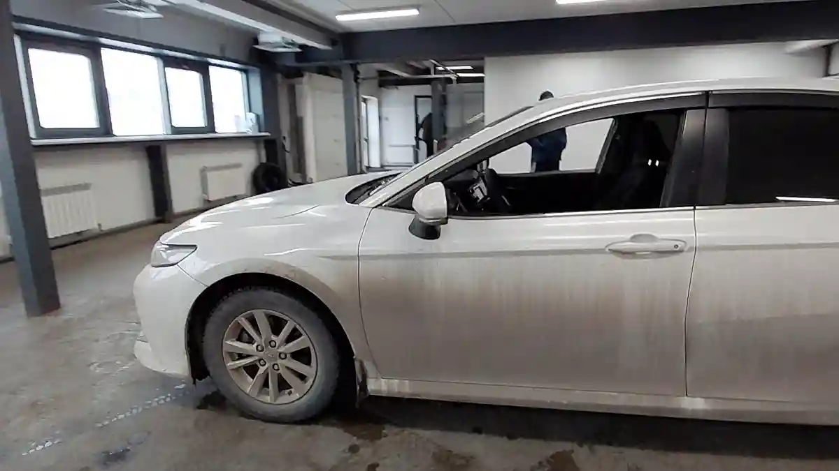 Toyota Camry 2019 года за 14 000 000 тг. в Астана