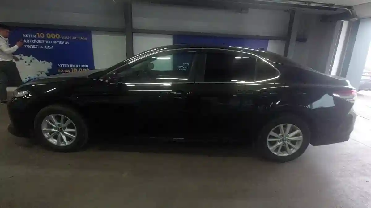 Toyota Camry 2019 года за 14 000 000 тг. в Астана
