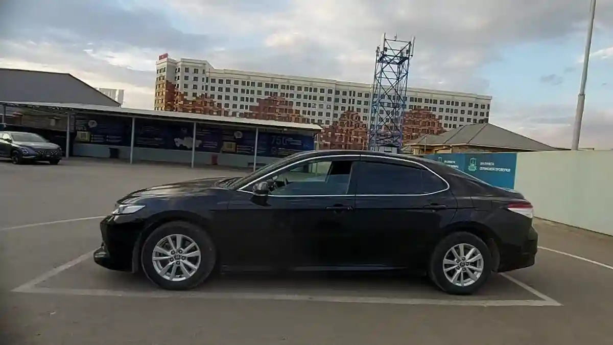 Toyota Camry 2020 года за 13 500 000 тг. в Шымкент