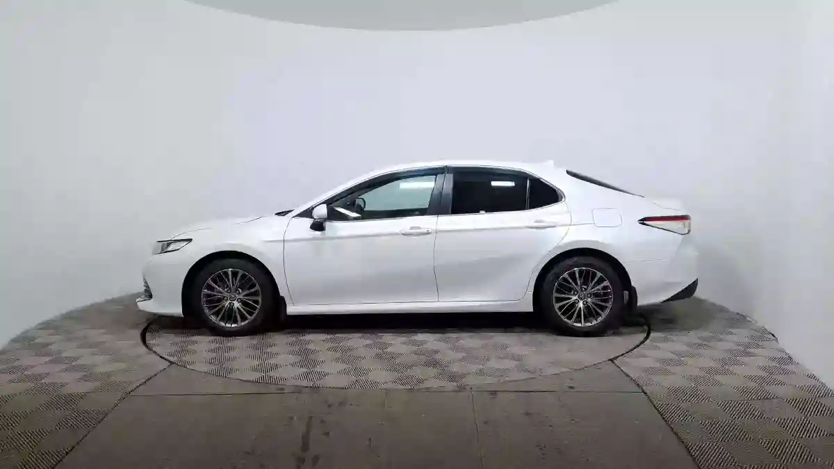 Toyota Camry 2019 года за 11 990 000 тг. в Астана