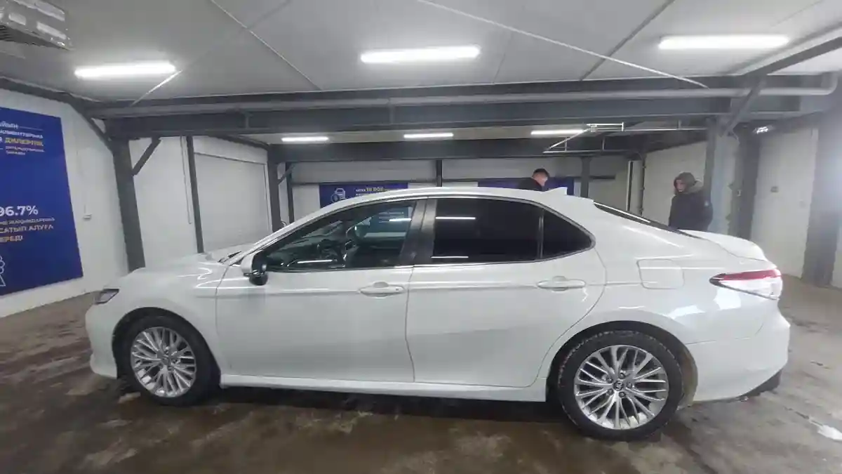 Toyota Camry 2018 года за 12 500 000 тг. в Астана