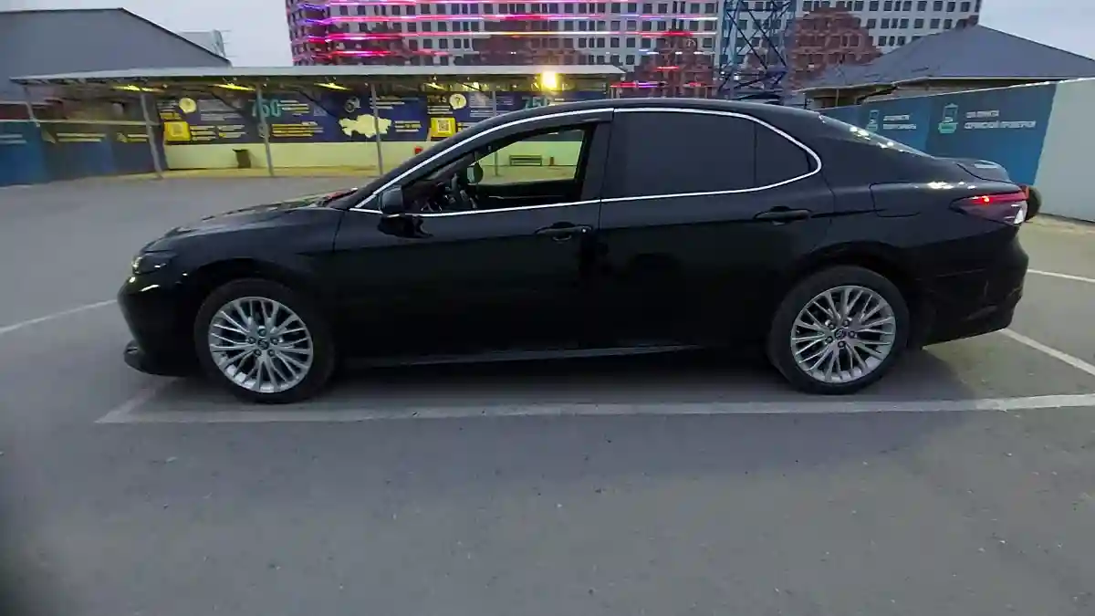 Toyota Camry 2019 года за 13 000 000 тг. в Шымкент