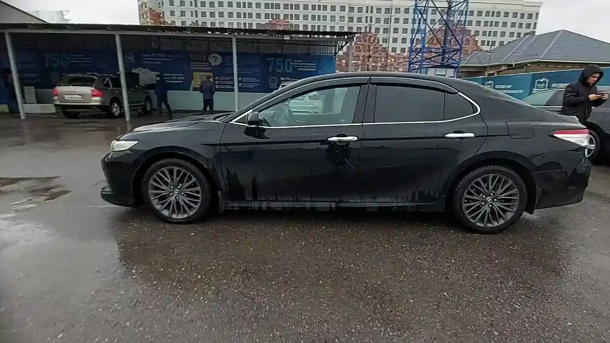 Toyota Camry 2018 года за 13 500 000 тг. в Шымкент