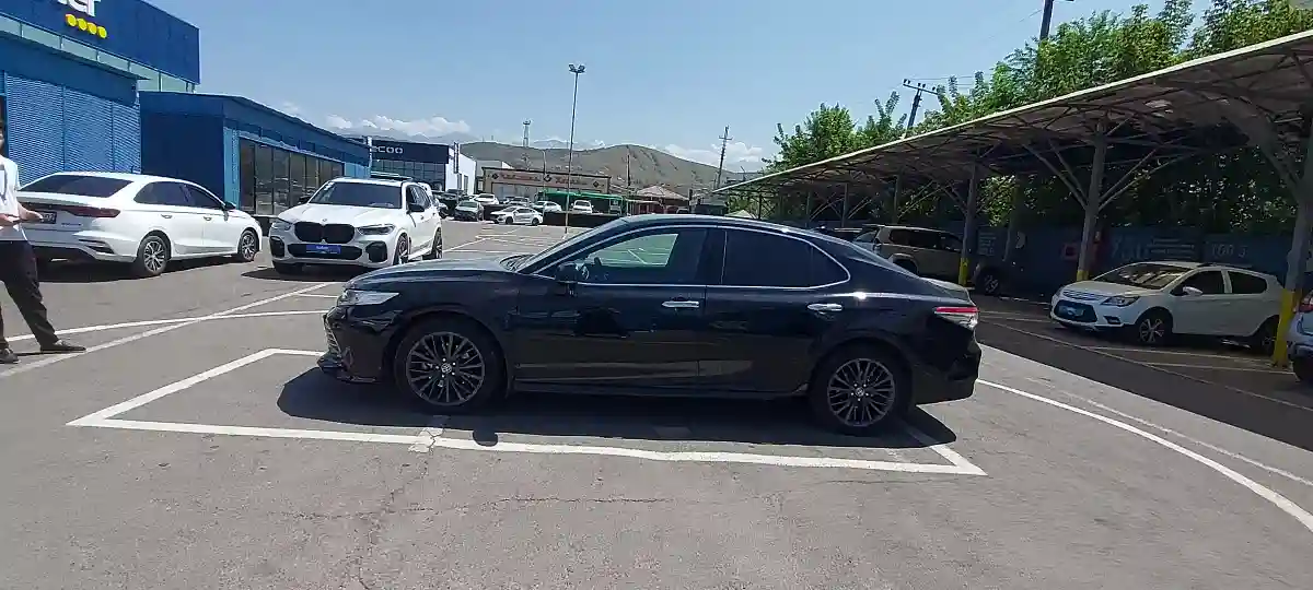 Toyota Camry 2020 года за 16 500 000 тг. в Алматы