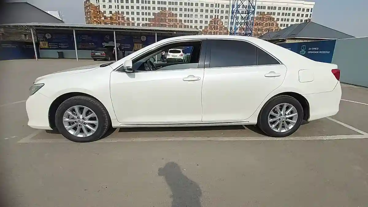 Toyota Camry 2014 года за 9 200 000 тг. в Шымкент