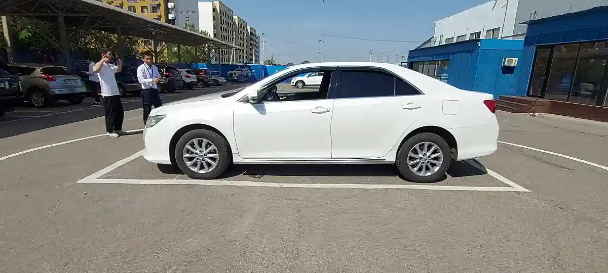 Toyota Camry 2014 года за 9 000 000 тг. в Алматы