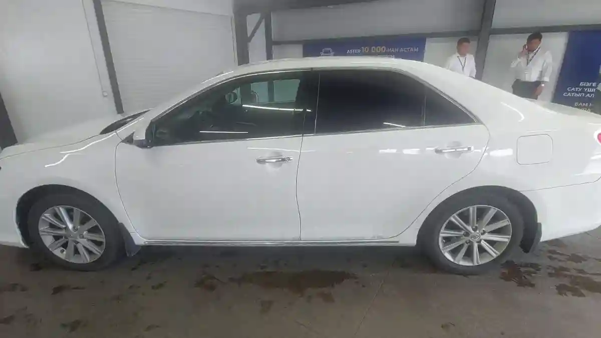 Toyota Camry 2013 года за 8 000 000 тг. в Астана