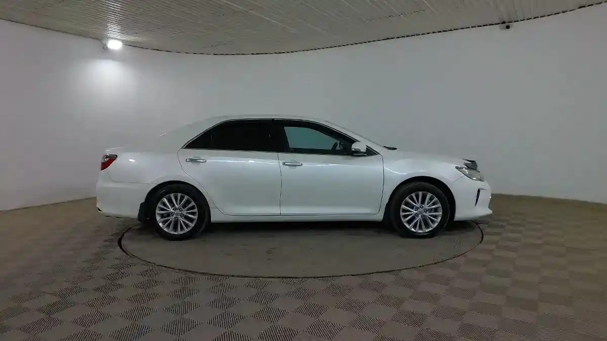 Toyota Camry 2014 года за 12 800 000 тг. в Шымкент