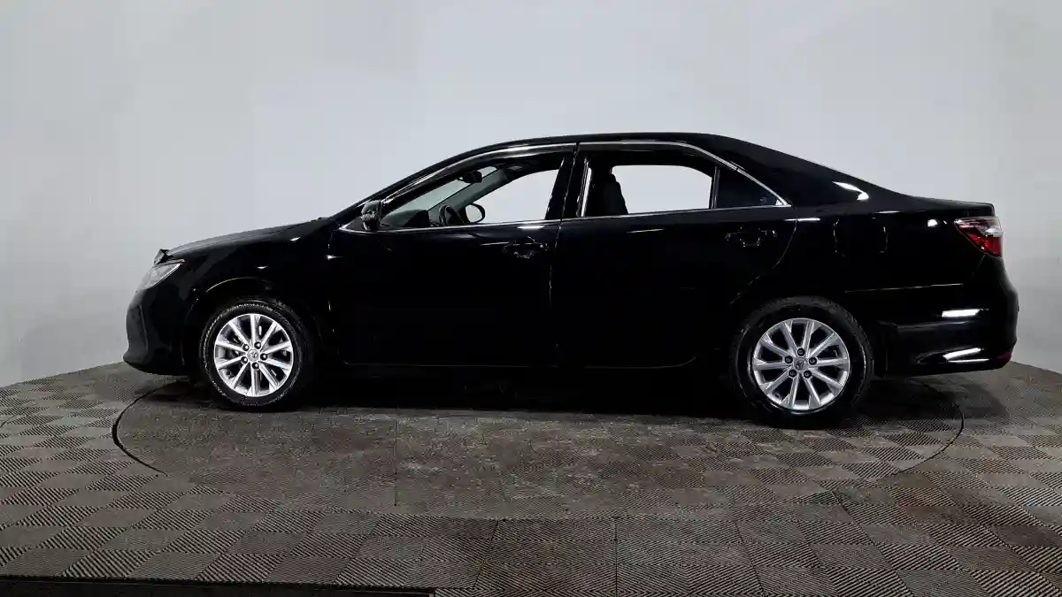 Toyota Camry 2015 года за 9 790 000 тг. в Астана