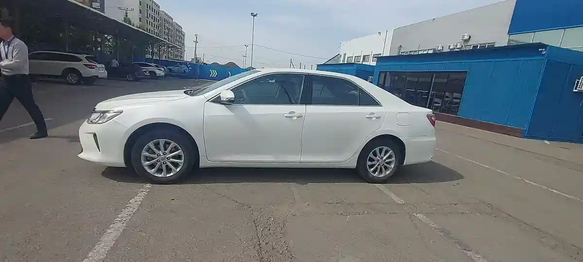 Toyota Camry 2015 года за 10 200 000 тг. в Алматы