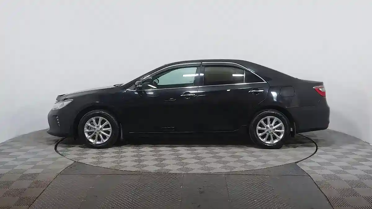 Toyota Camry 2016 года за 10 000 000 тг. в Астана