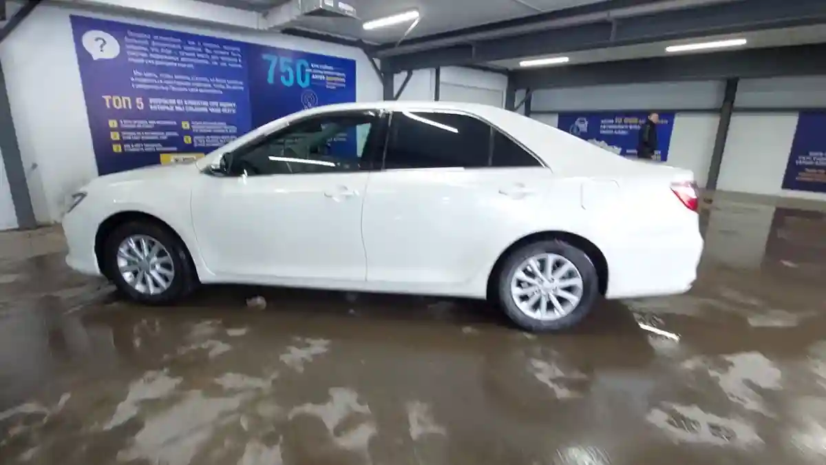 Toyota Camry 2016 года за 10 000 000 тг. в Астана