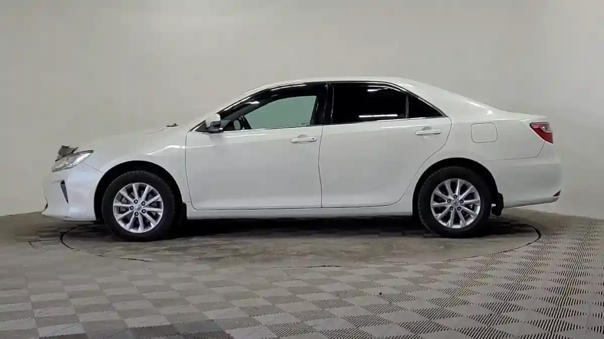 Toyota Camry 2016 года за 9 690 000 тг. в Алматы