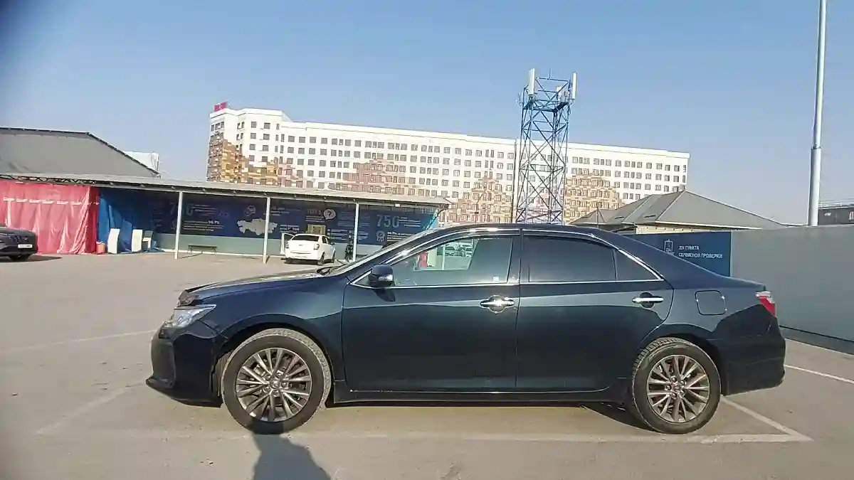 Toyota Camry 2015 года за 11 000 000 тг. в Шымкент