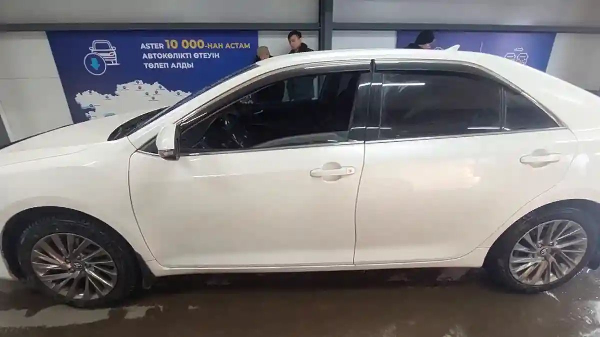 Toyota Camry 2015 года за 10 500 000 тг. в Астана