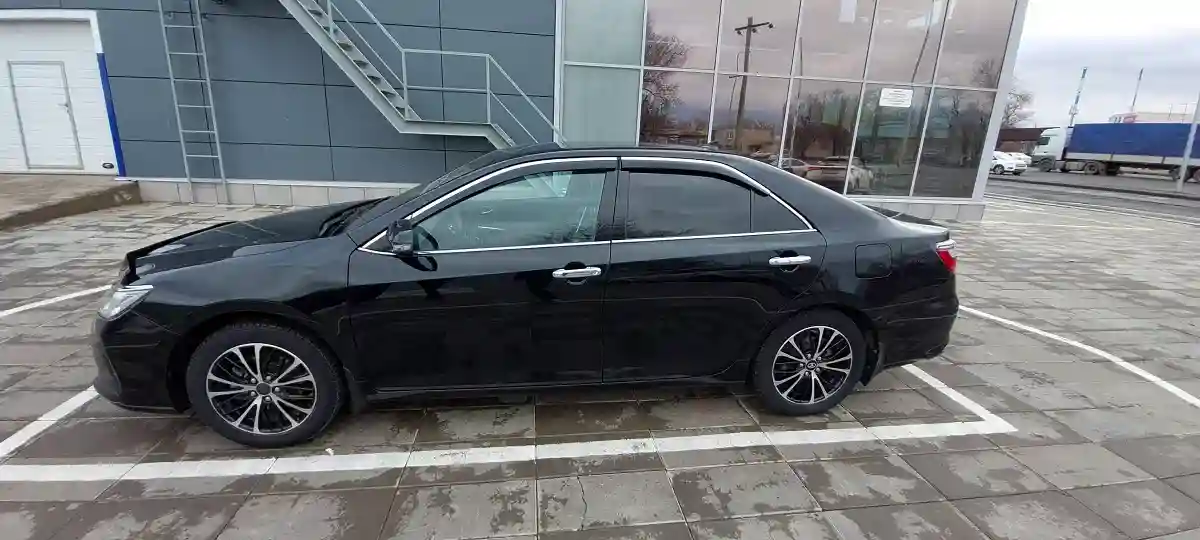 Toyota Camry 2015 года за 9 490 000 тг. в Уральск