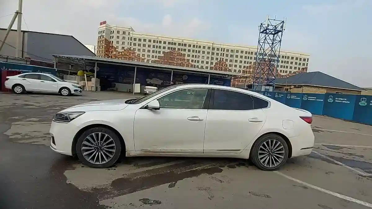 Toyota Camry 2016 года за 10 500 000 тг. в Шымкент