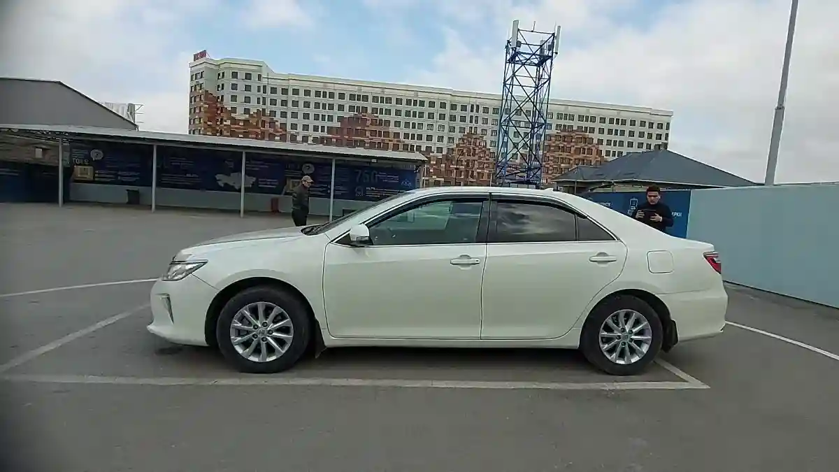 Toyota Camry 2017 года за 12 000 000 тг. в Шымкент