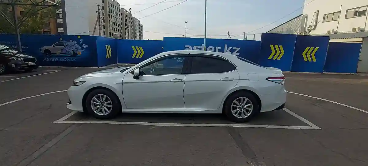 Toyota Camry 2019 года за 12 500 000 тг. в Алматы