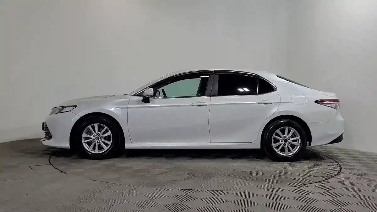 Toyota Camry 2018 года за 11 150 000 тг. в Алматы