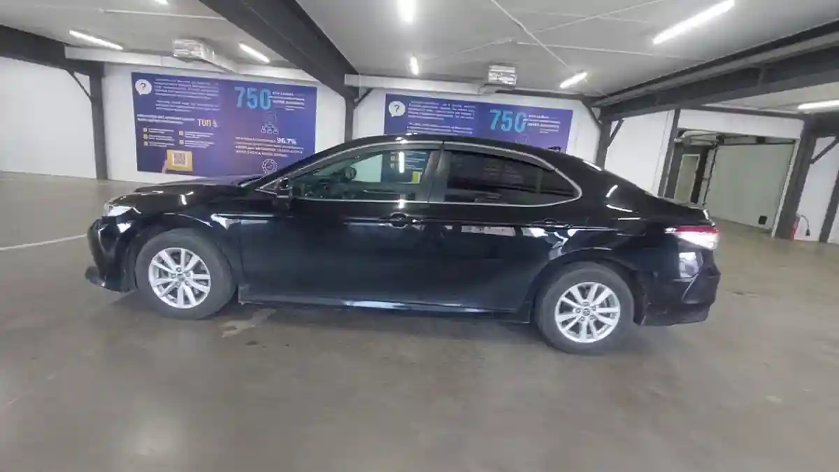 Toyota Camry 2019 года за 13 000 000 тг. в Астана