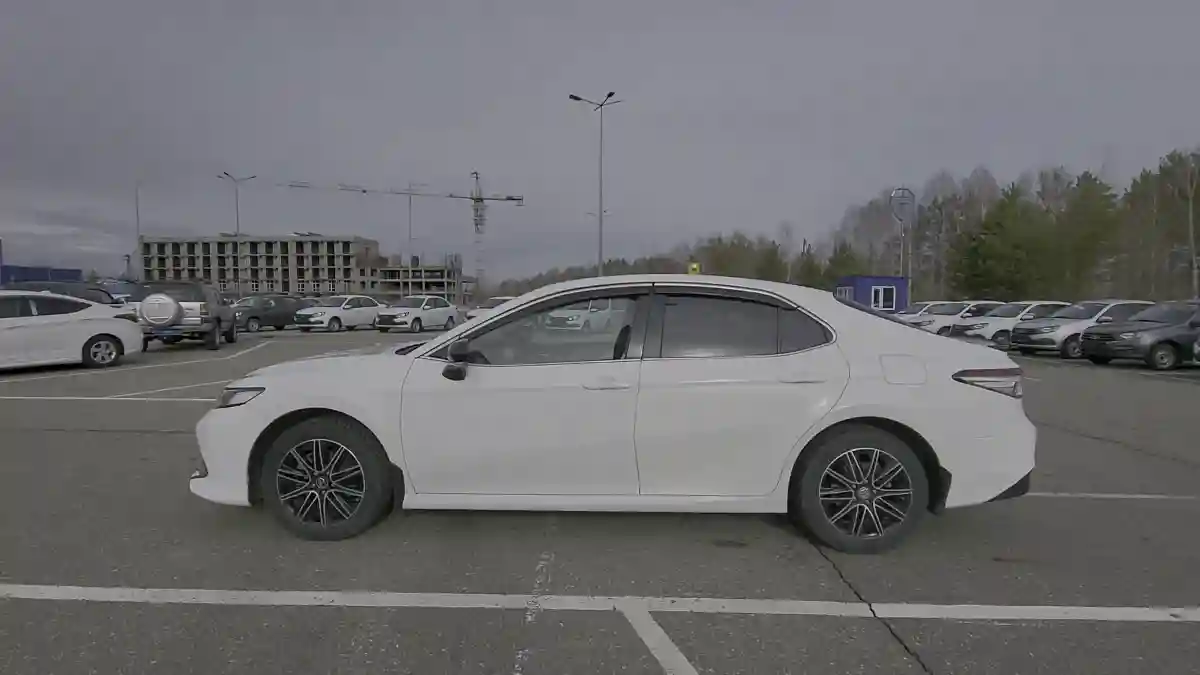 Toyota Camry 2018 года за 11 750 000 тг. в Усть-Каменогорск