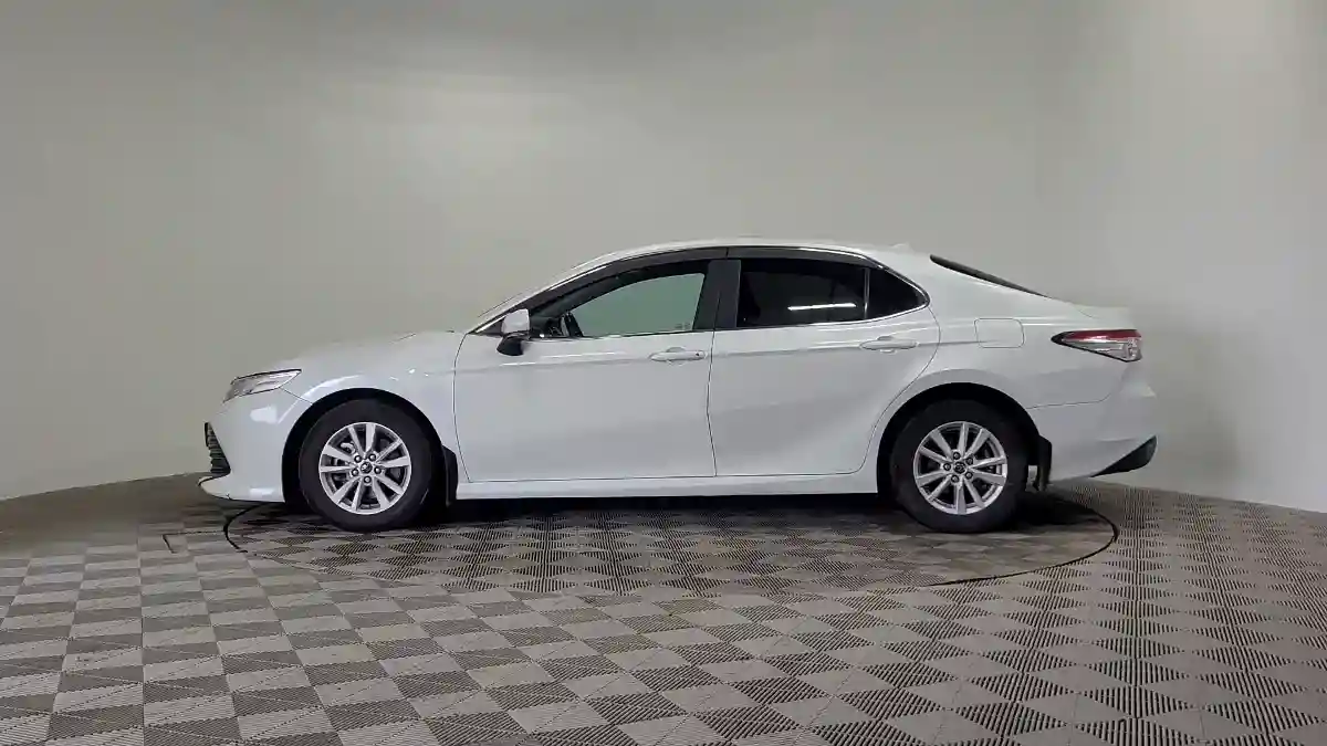 Toyota Camry 2019 года за 11 130 000 тг. в Алматы