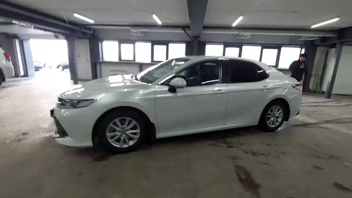 Toyota Camry 2021 года за 13 000 000 тг. в Астана