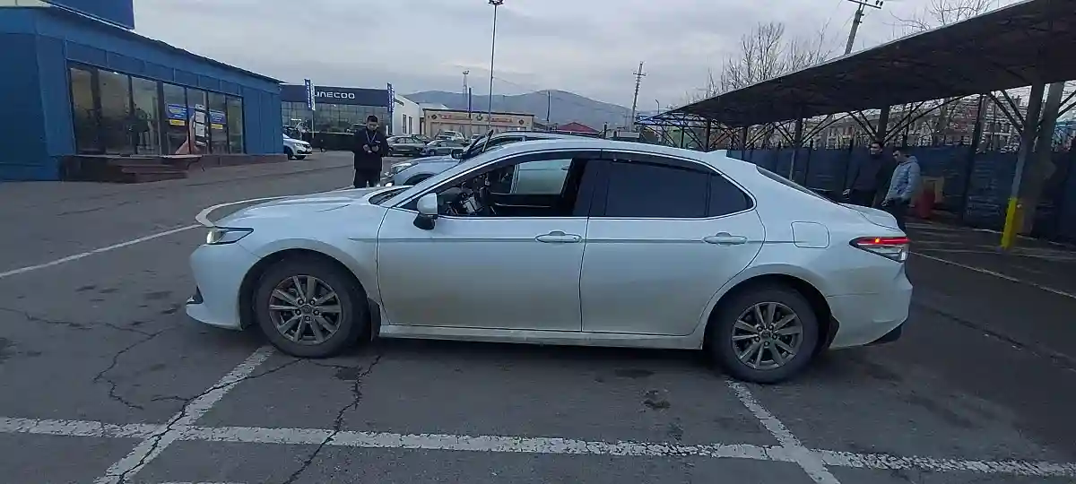 Toyota Camry 2019 года за 11 500 000 тг. в Алматы