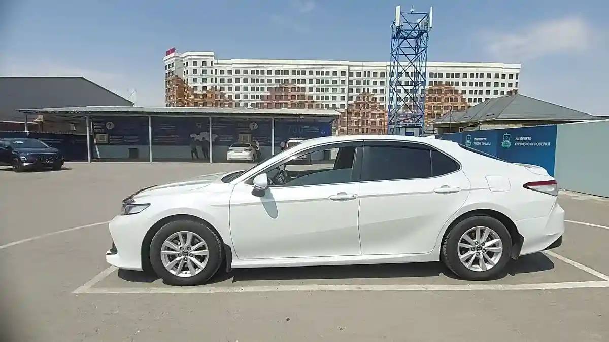 Toyota Camry 2018 года за 11 500 000 тг. в Шымкент