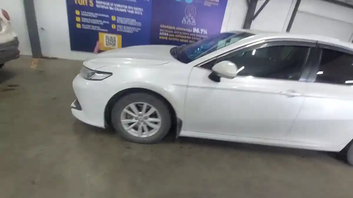 Toyota Camry 2020 года за 14 000 000 тг. в Астана