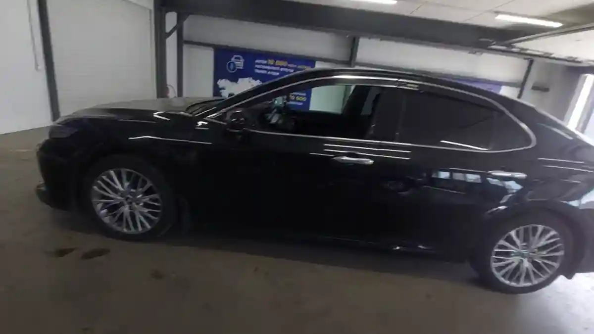 Toyota Camry 2019 года за 16 000 000 тг. в Астана