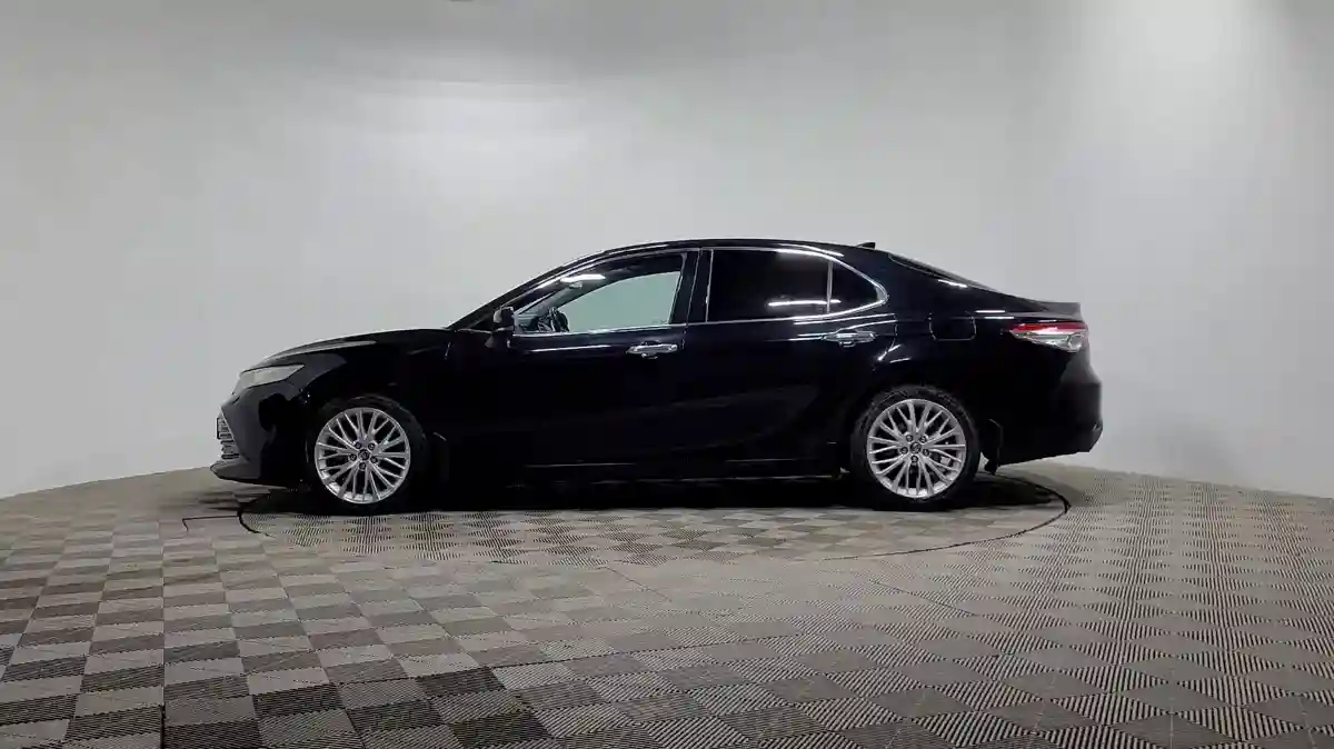Toyota Camry 2019 года за 16 300 000 тг. в Алматы