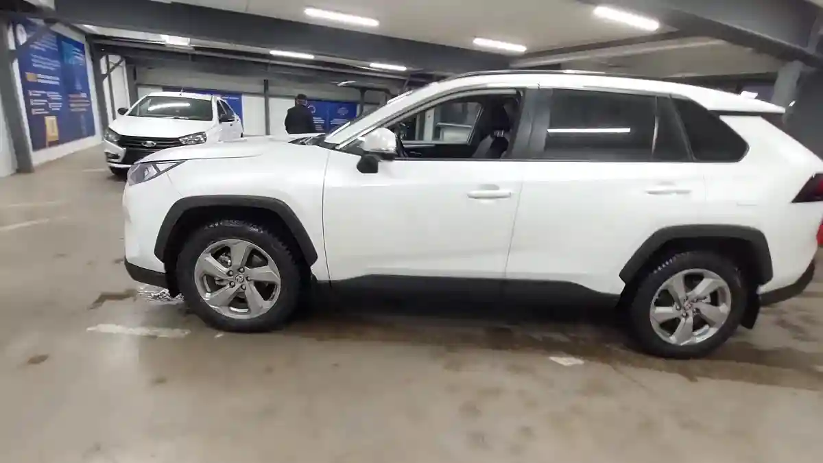 Toyota RAV4 2022 года за 18 000 000 тг. в Астана