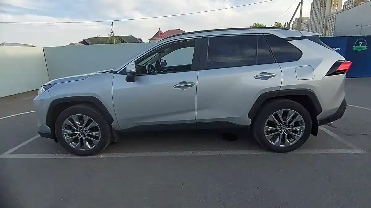 Toyota RAV4 2020 года за 14 000 000 тг. в Шымкент