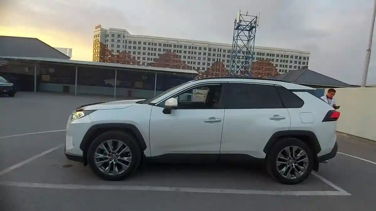 Toyota RAV4 2020 года за 13 000 000 тг. в Шымкент