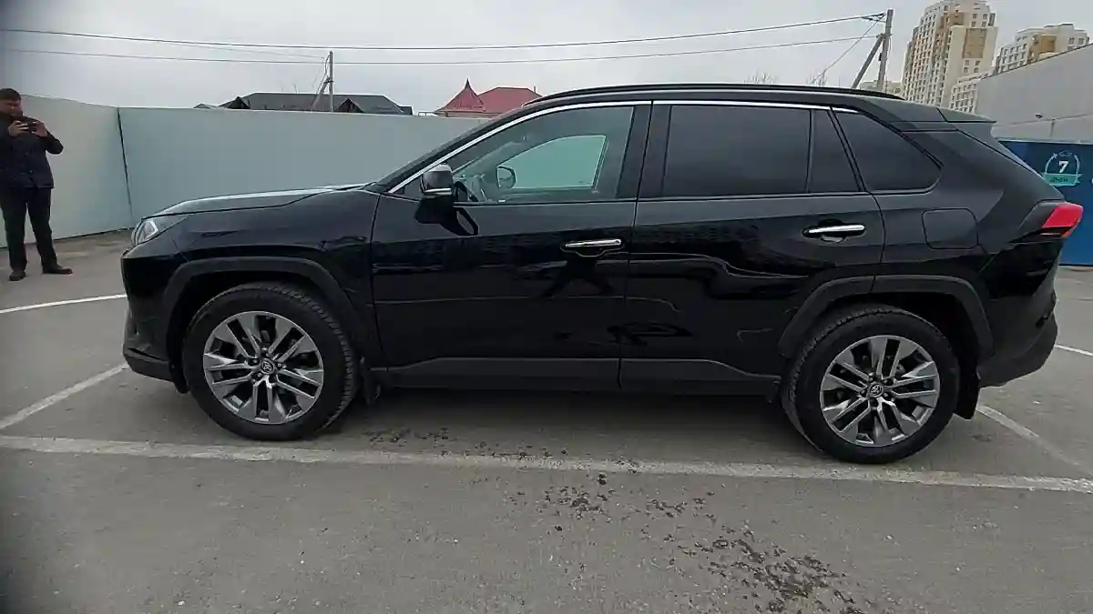 Toyota RAV4 2019 года за 16 000 000 тг. в Шымкент