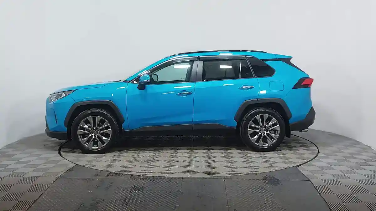 Toyota RAV4 2019 года за 14 990 000 тг. в Астана