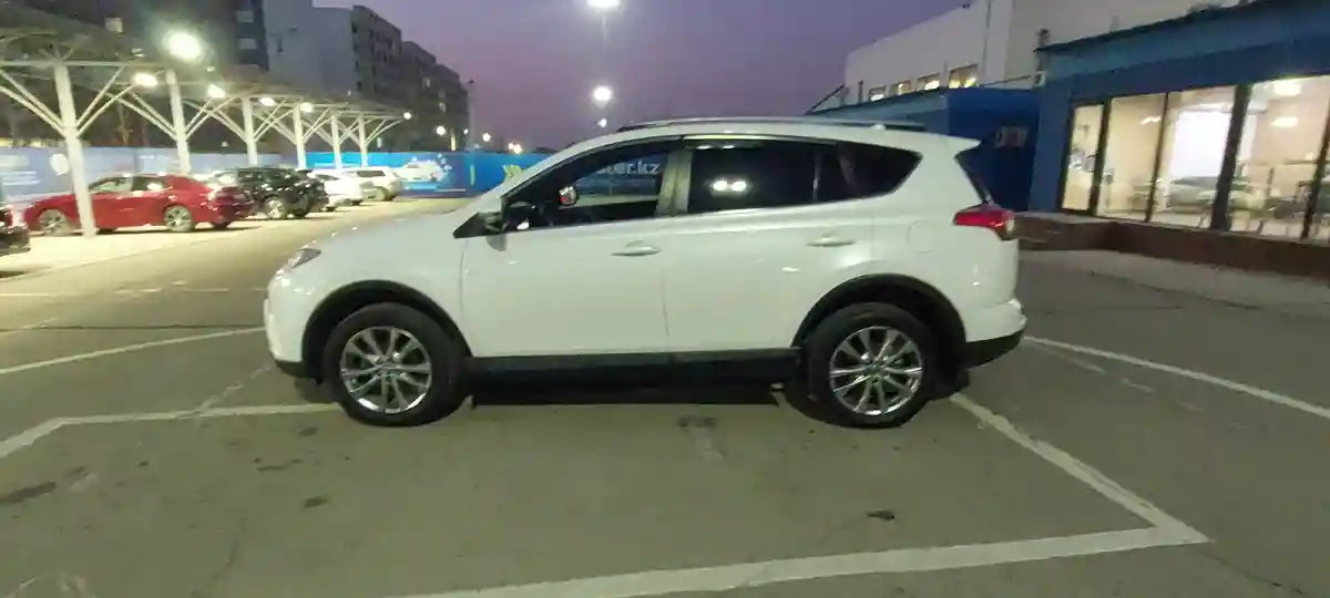 Toyota RAV4 2016 года за 13 000 000 тг. в Алматы