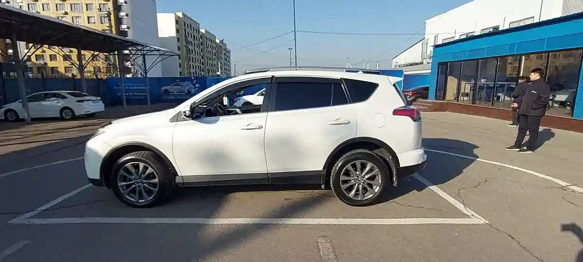 Toyota RAV4 2017 года за 13 000 000 тг. в Алматы