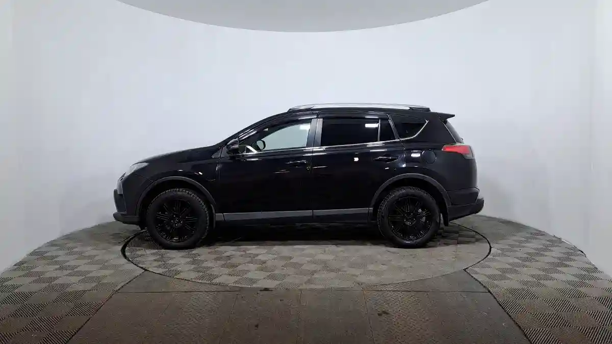 Toyota RAV4 2016 года за 10 390 000 тг. в Астана