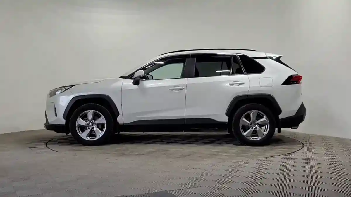 Toyota RAV4 2020 года за 14 900 000 тг. в Алматы