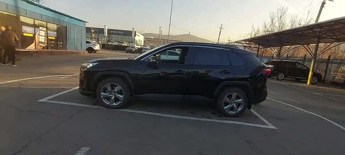 Toyota RAV4 2020 года за 14 000 000 тг. в Алматы