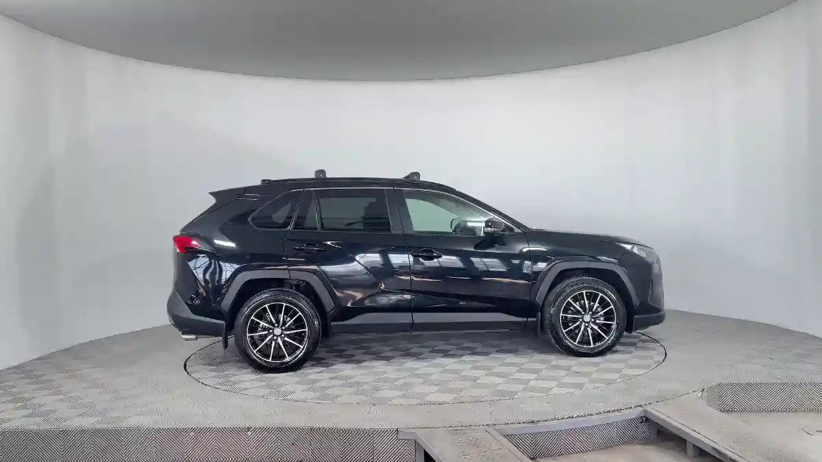 Toyota RAV4 2020 года за 16 700 000 тг. в Караганда